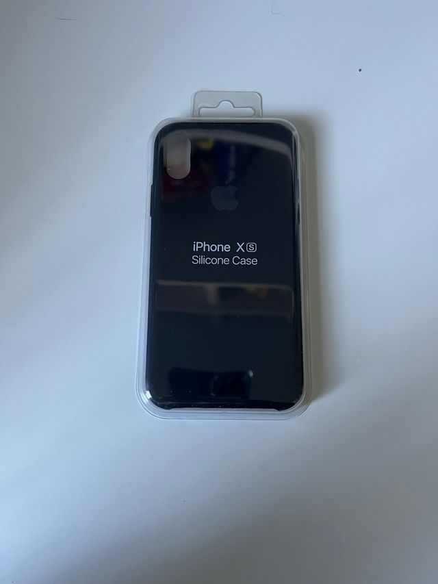 Nuova custodia nera per iPhone XS