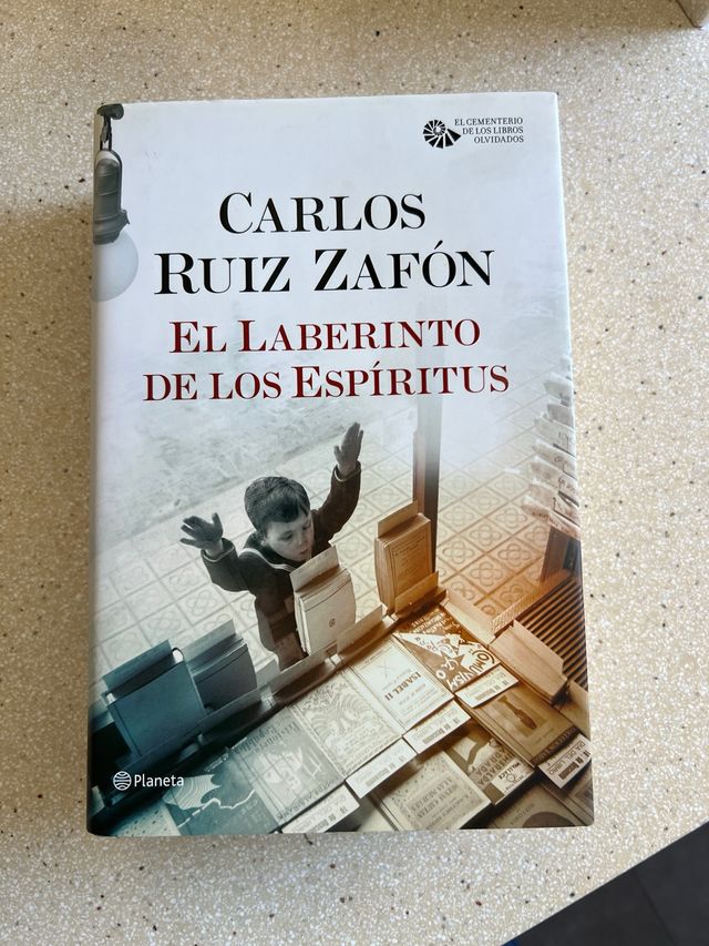 El Laberinto de los Espíritus (Spanish Edition)