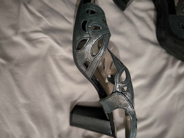 Nuevos tacón marca pitillo talla 39NUEVOS