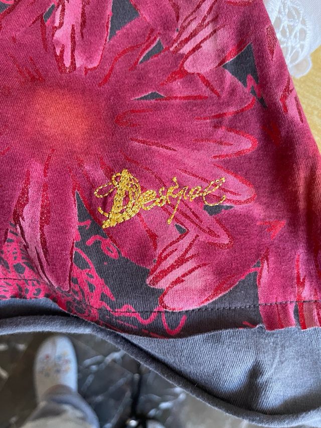 Vestido Desigual muy bonito. Multicolor talla M