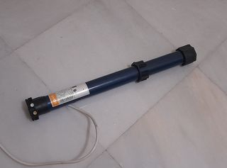 2 motores mecánicos SOMFY y tubos para persiana