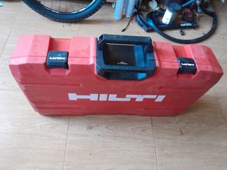Caja herramientas HILTI grande