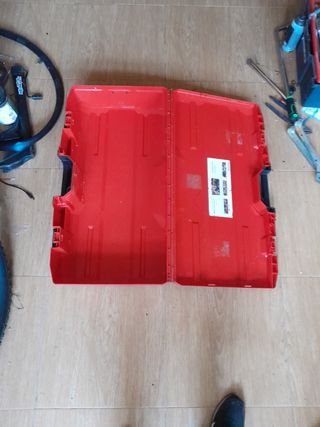 Caja herramientas HILTI grande