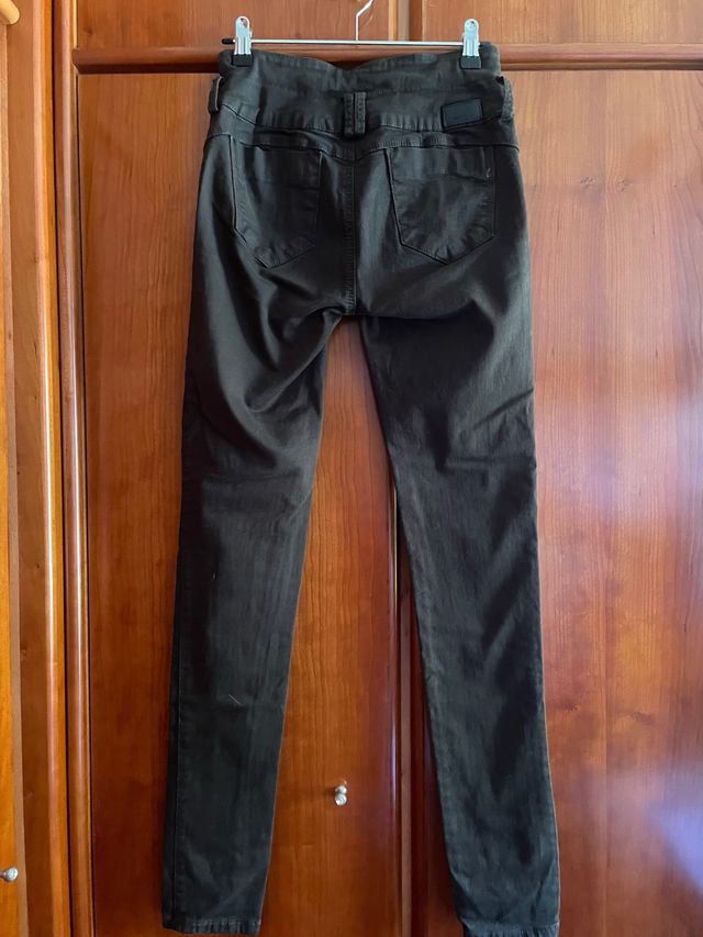 Pantalon chica cadera ajustada