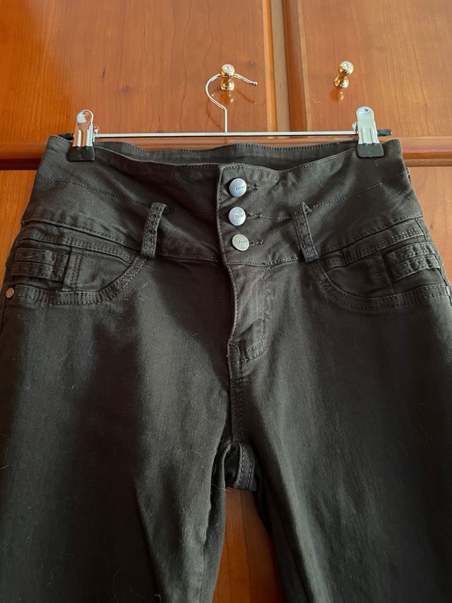 Pantalon chica cadera ajustada