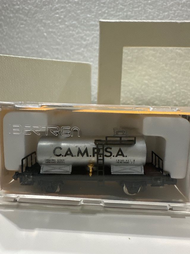 Vagon cisterna Campsa maqueta tren en su caja