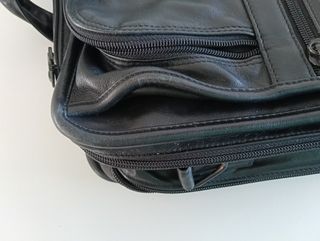 Maletin TUMI grande de cuero