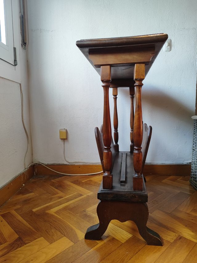 Armadietto per riviste antico