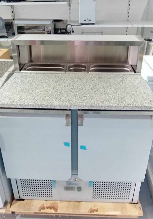 MESA DE PREPARACIÓN. TLF 647980210