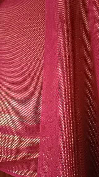 Chal o pañuelo rojo y dorado más collar 