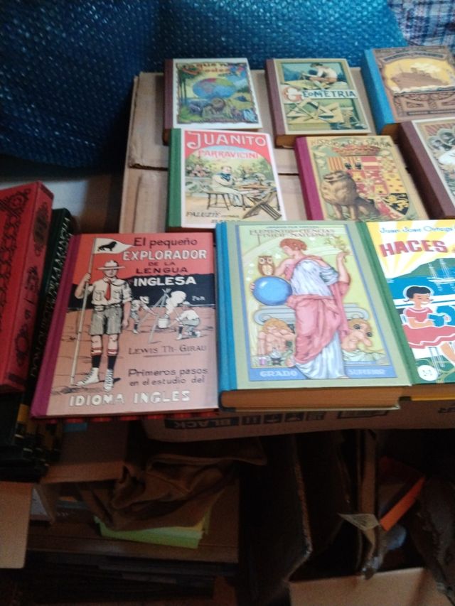 Libros a elegir 5 euros cada libro 