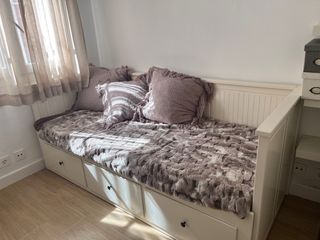 Cama Divan Hemnes ikea  y colchon