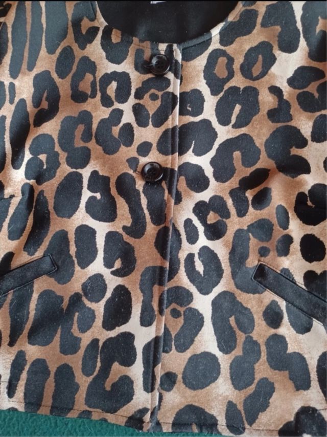 Chaqueta corta de mujer