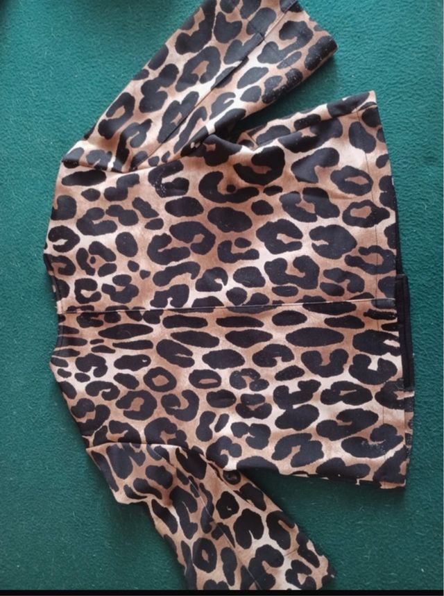 Chaqueta corta de mujer