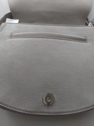 Bolso bandolera Desigual bordado.