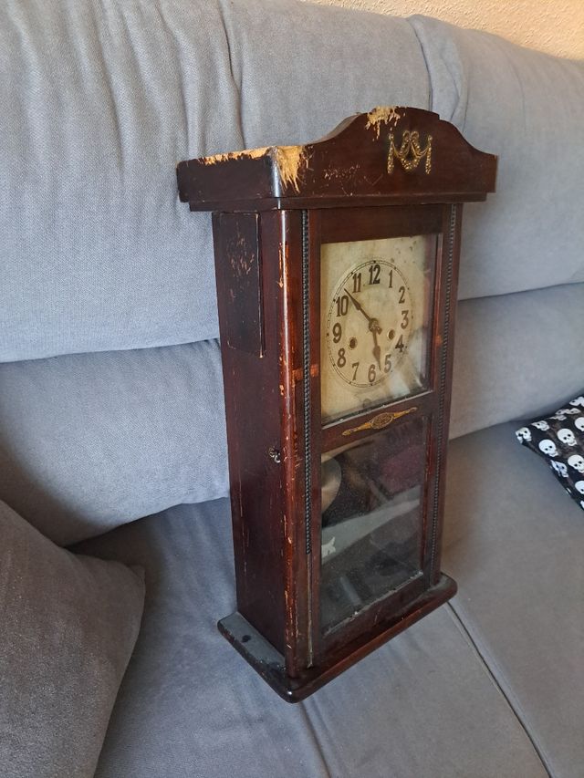 Reloj de pared antiguo