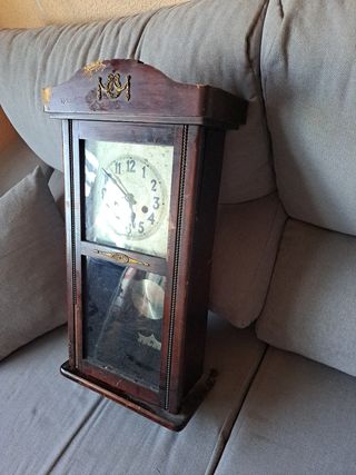 Reloj de pared antiguo