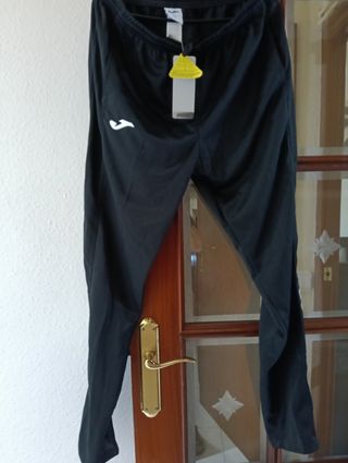 Pantalón chándal Joma M con etiqueta
