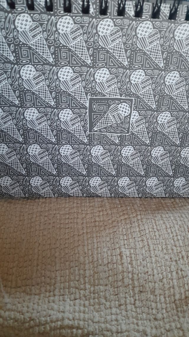 Cuaderno para colorear en neon