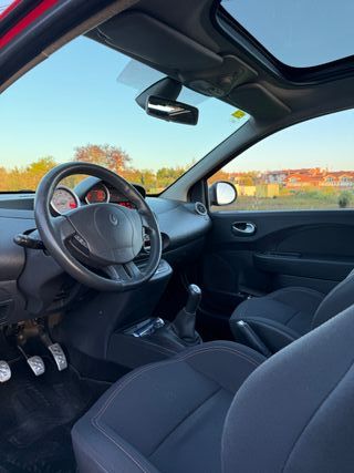 Espectacular twingo RS 