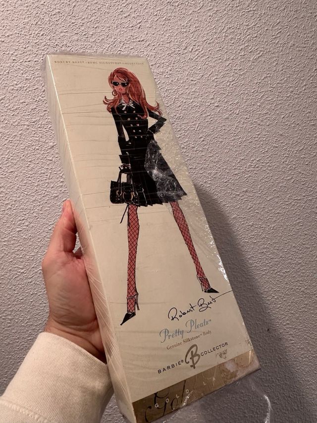 BARBIE Pretty Pleats Genuine Silkstone Body