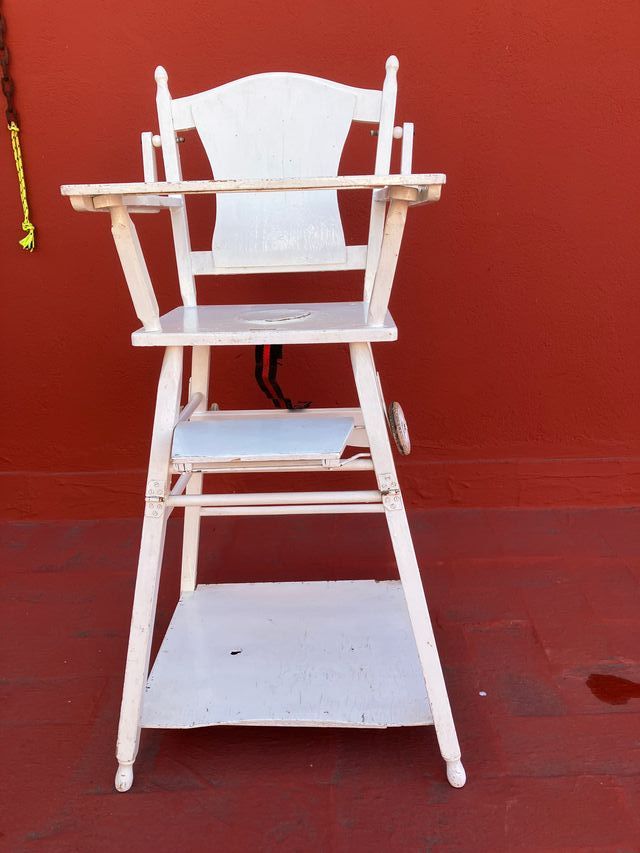 Trona infantil de madera vintage