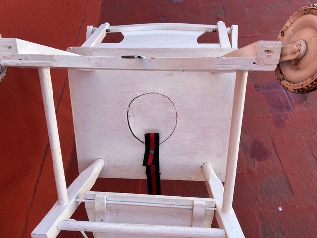 Trona infantil de madera vintage