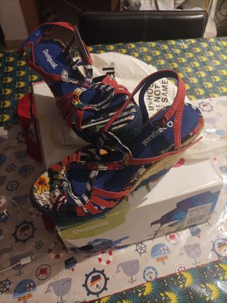 sandalias desigual