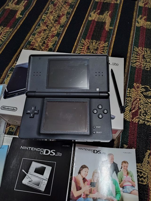 Nintendo DS lite y Gameboy Completa