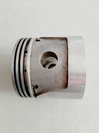 Pistón Moto antigua 4 T