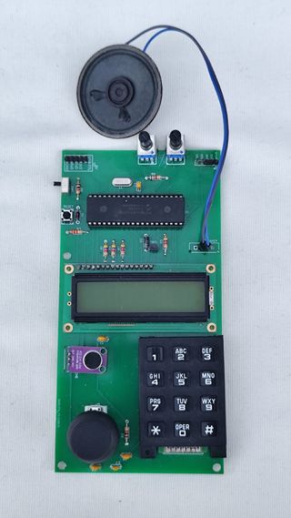 PCB con pantalla LCD, Teclado matricial y PIC18F