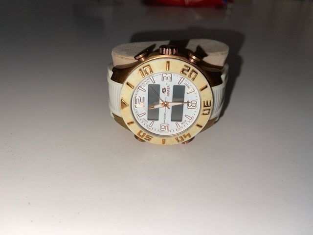 Reloj Marea Blanco y Dorado 