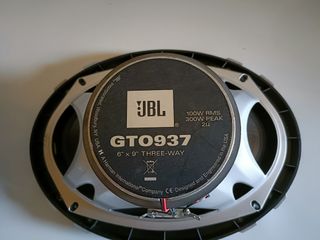 Altavoces coche JBL.