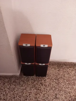 Altavoces JBL modelo SCS -178