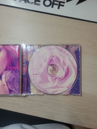 CD Rihanna Loud