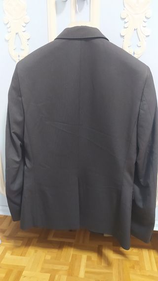 Traje de hombre, talla 40 