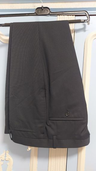 Traje de hombre, talla 40 