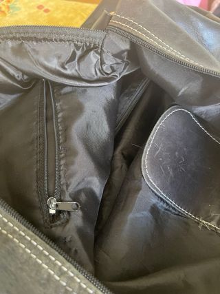 Bolso de cuero. Muy bueno y bonito. Buen precio.