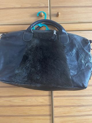 Bolso de cuero. Muy bueno y bonito. Buen precio.