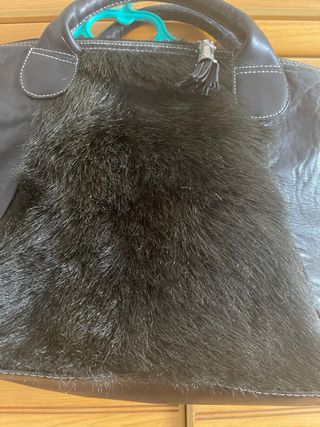 Bolso de cuero. Muy bueno y bonito. Buen precio.