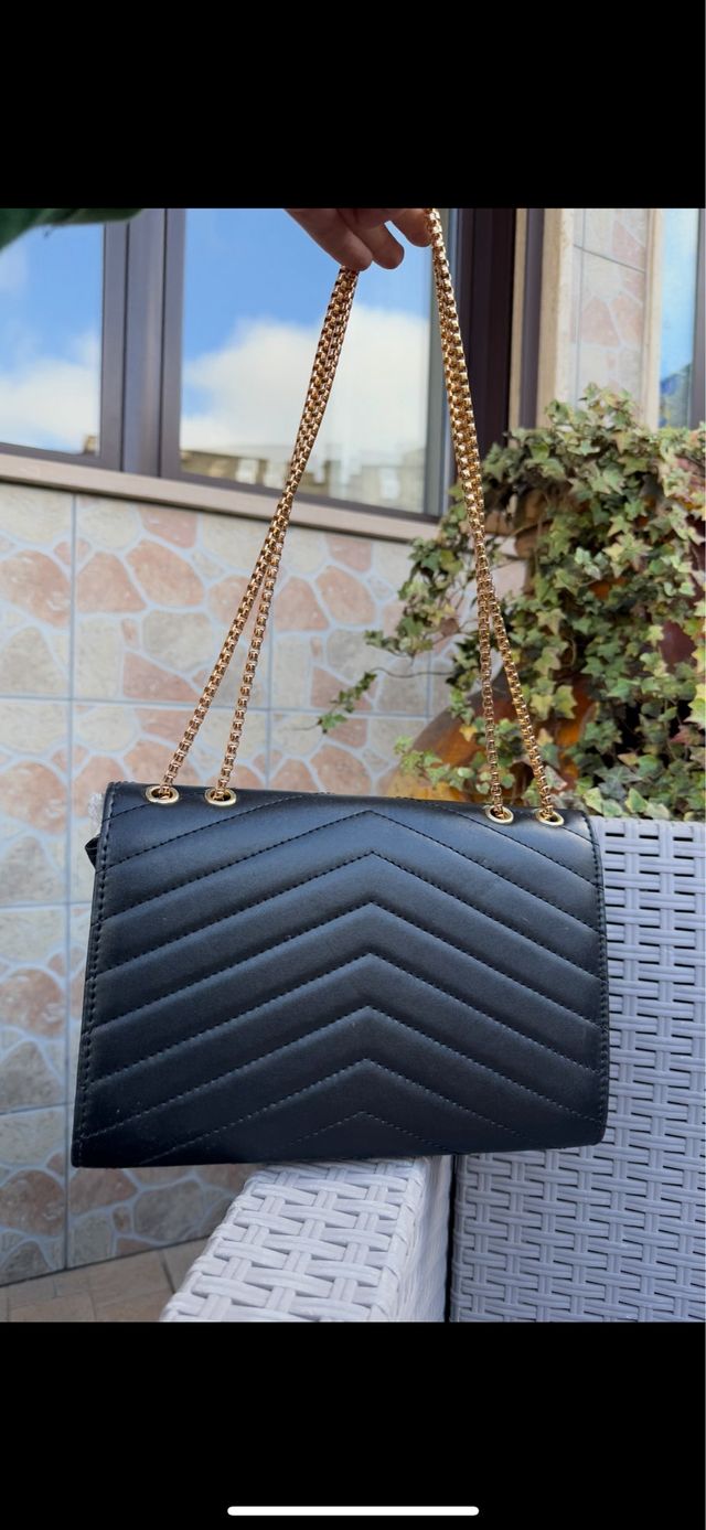 Borsa nera trapuntata