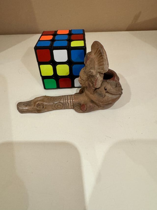 Figura de inspiración precolombina.