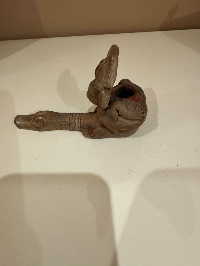 Figura de inspiración precolombina.