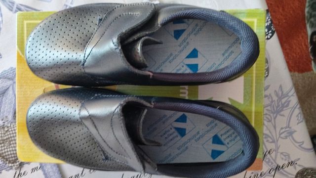 Zapato o Zuecos Sanitarios T37 Percla