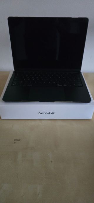 Macbook air m3 13" 16gb 512GB