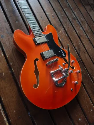Semihollow con bisby y roller hartwood