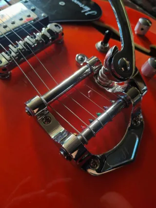 Semihollow con bisby y roller hartwood