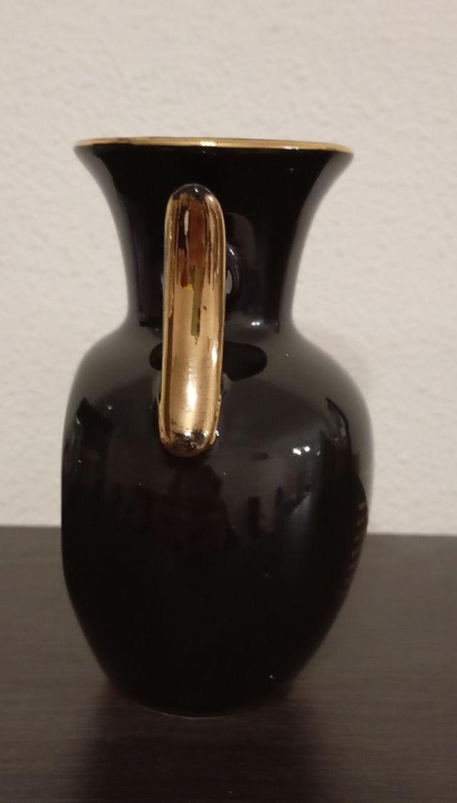 JARRON DE PORCELANA NEGRO-DORADO ART CHOKIN