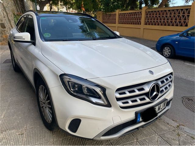 Mercedes-Benz GLA 200 d 4matic