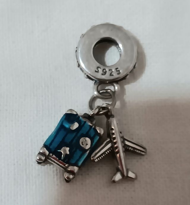Charm plata de ley viajar